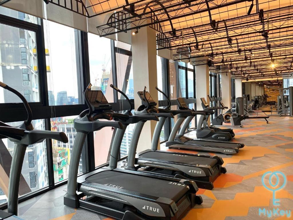 Scarletz Suites Klcc By Luxe Suites 쿠알라룸푸르 외부 사진