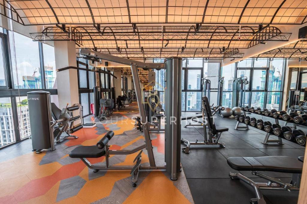 Scarletz Suites Klcc By Luxe Suites 쿠알라룸푸르 외부 사진