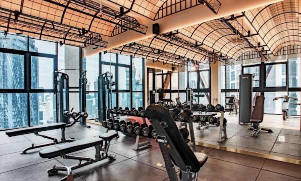 Scarletz Suites Klcc By Luxe Suites 쿠알라룸푸르 외부 사진