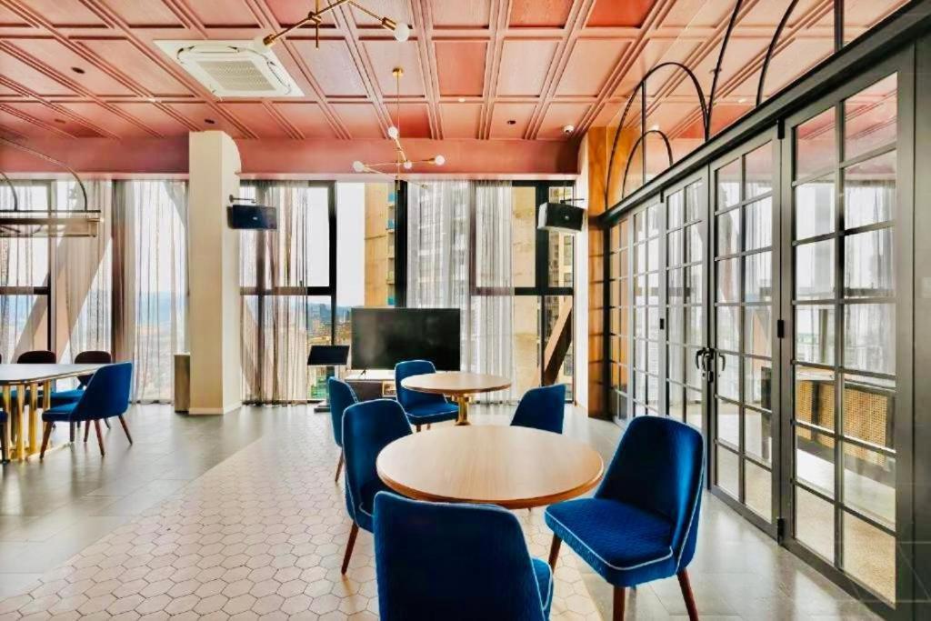 Scarletz Suites Klcc By Luxe Suites 쿠알라룸푸르 외부 사진