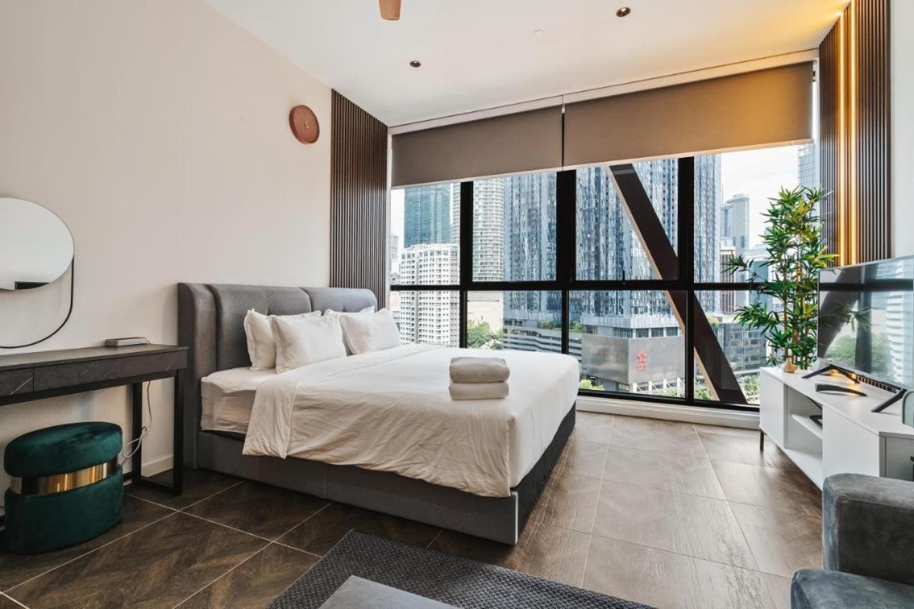 Scarletz Suites Klcc By Luxe Suites 쿠알라룸푸르 외부 사진