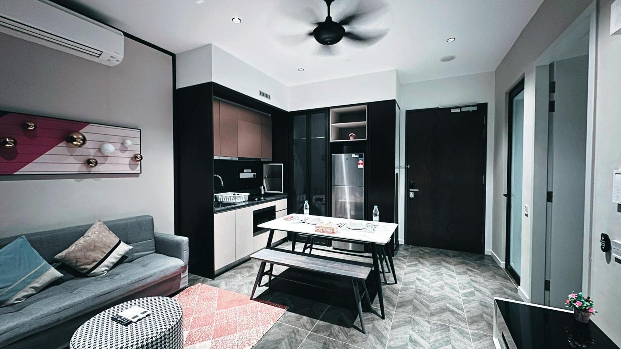 Scarletz Suites Klcc By Luxe Suites 쿠알라룸푸르 객실 사진