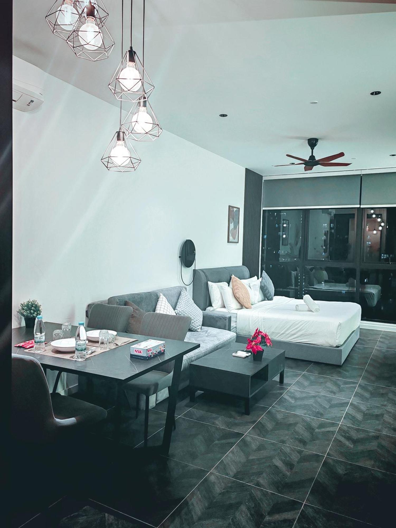 Scarletz Suites Klcc By Luxe Suites 쿠알라룸푸르 객실 사진