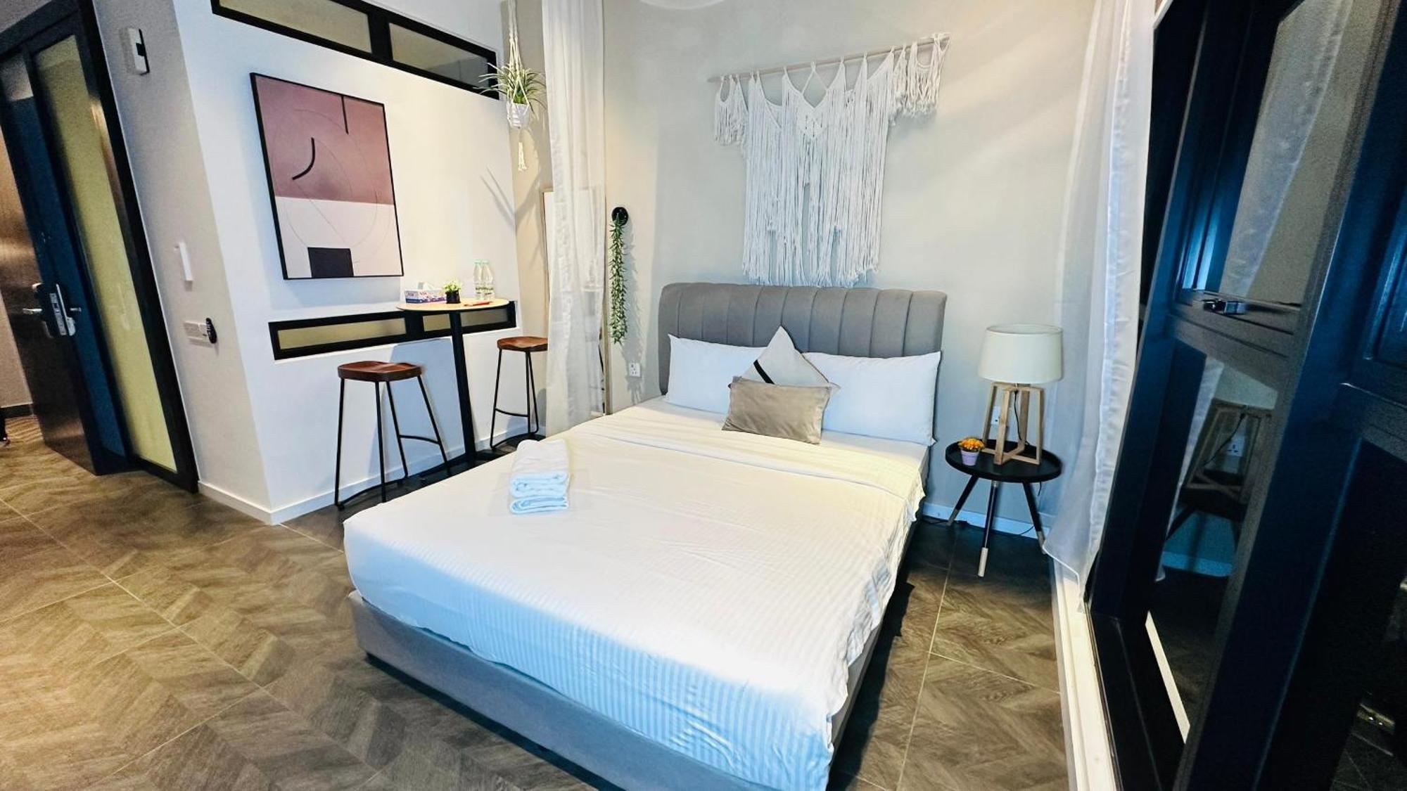 Scarletz Suites Klcc By Luxe Suites 쿠알라룸푸르 객실 사진