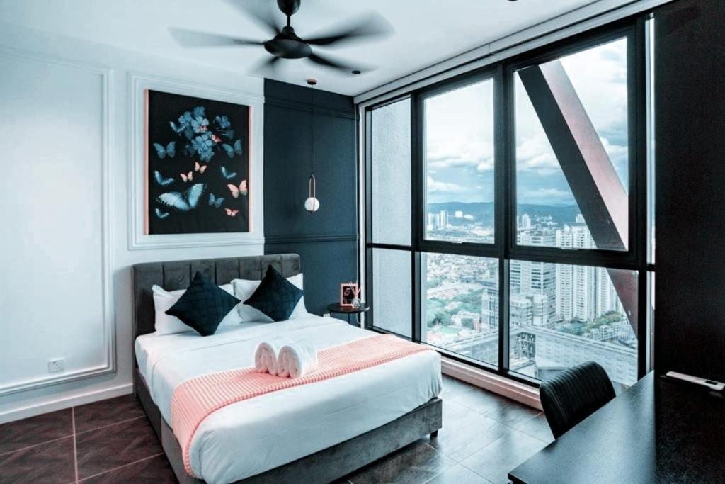 Scarletz Suites Klcc By Luxe Suites 쿠알라룸푸르 외부 사진
